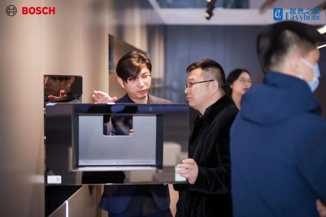 星欧平台官方:博世家电新品嵌入式净饮机亮相青岛居然之家