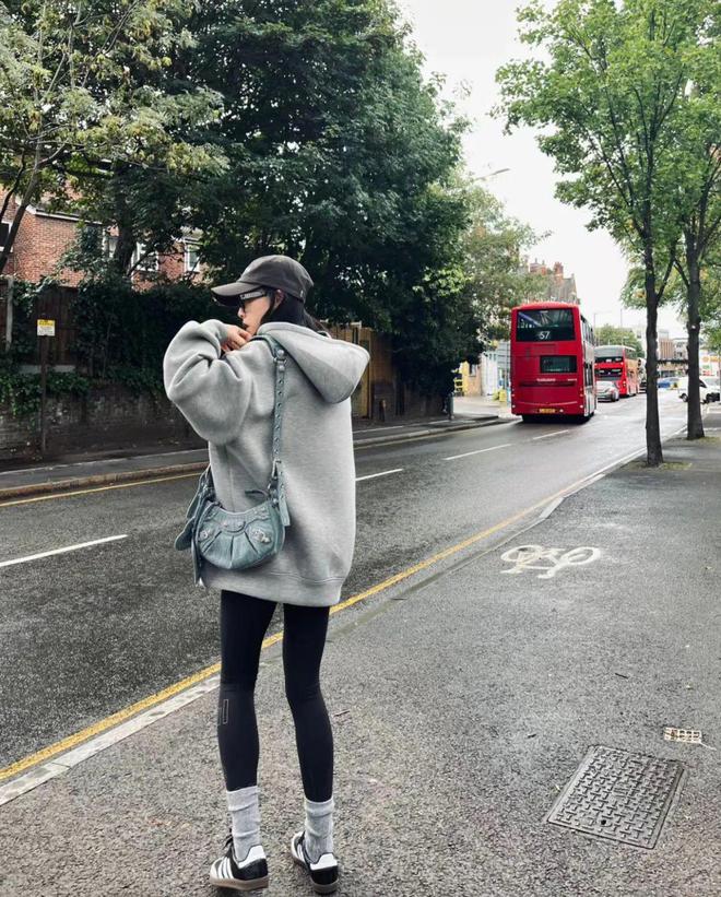 星欧平台官方:不穿秋裤的年轻人,秋冬穿什么?