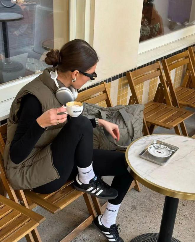 星欧平台官方:不穿秋裤的年轻人,秋冬穿什么?